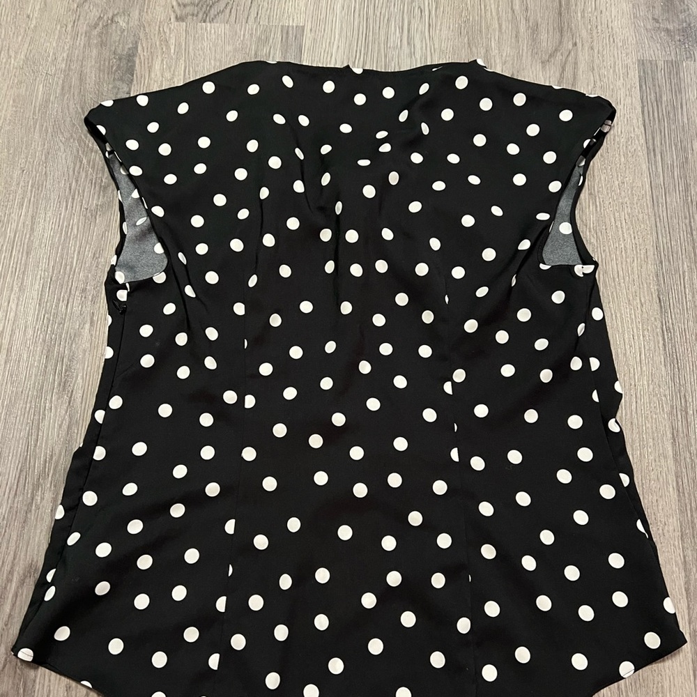 EXPRESS Womens Sz L Black White Polka Dot Short Sleeve V Neck - Picture 8 of 8